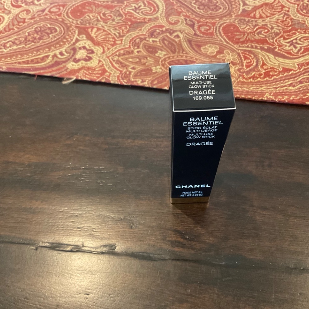 CHANEL BAUME ESSENTIAL Multi-Use Glow Stick dragee, limited edition,sold out, - Picture 5 of 5